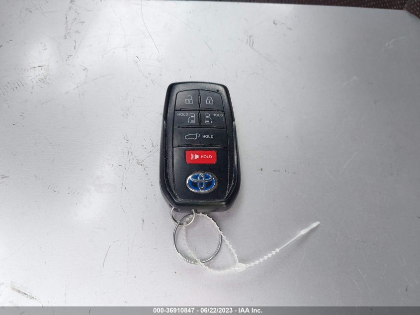 2021 TOYOTA SIENNA LIMITED/PLATINUM - 5TDERKEC9MS018431