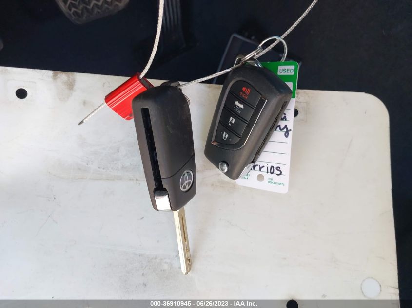 2021 TOYOTA CAMRY LE - 4T1C11AK5MU561126