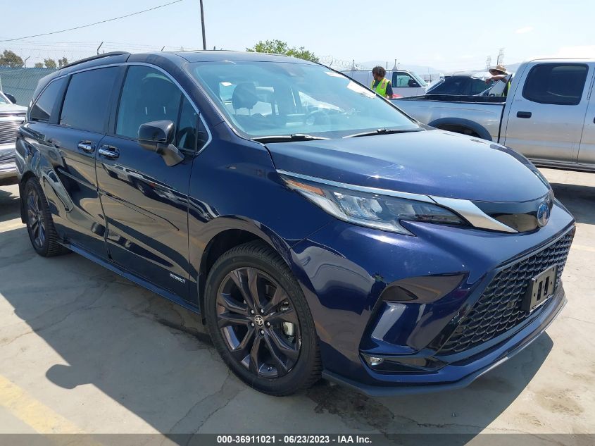 2021 TOYOTA SIENNA XSE - 5TDDRKEC3MS015892