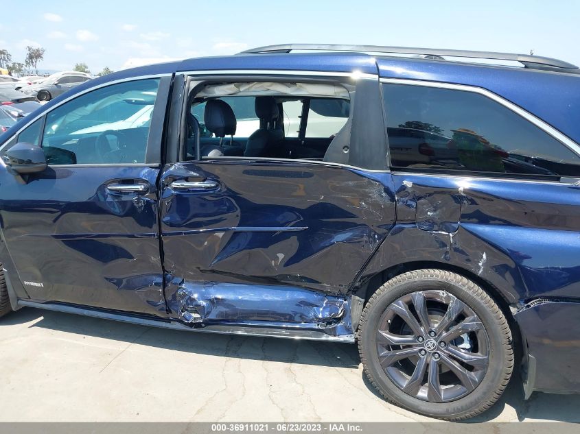 2021 TOYOTA SIENNA XSE - 5TDDRKEC3MS015892