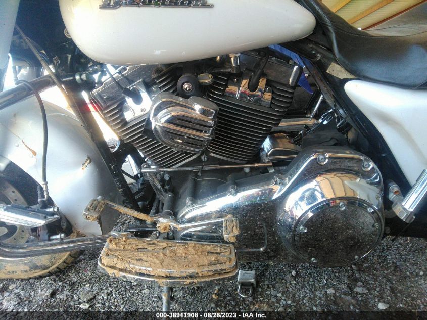 2008 HARLEY-DAVIDSON FLHX - 1HD1KB4168Y662061
