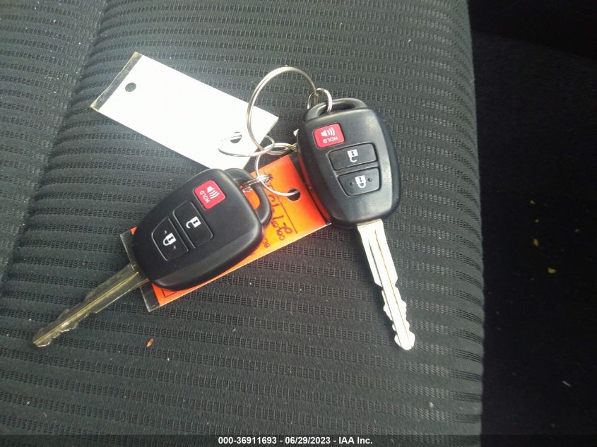 2015 TOYOTA RAV4 LE - JTMBFREV9FD109154