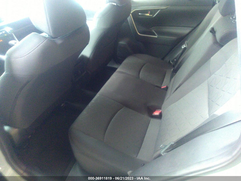VIN 2T3W1RFV1MW117389 2021 TOYOTA RAV4 XLE