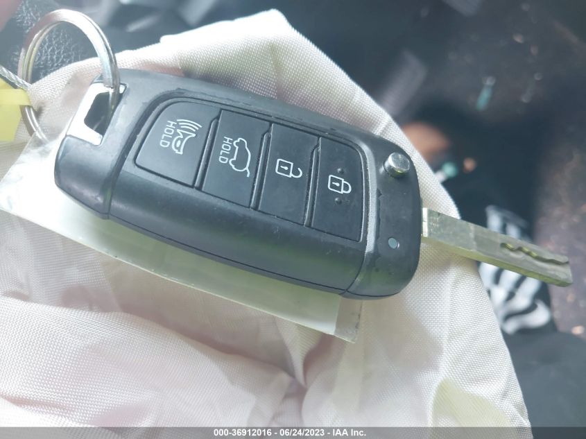 2019 HYUNDAI KONA SE - KM8K1CAA0KU294151