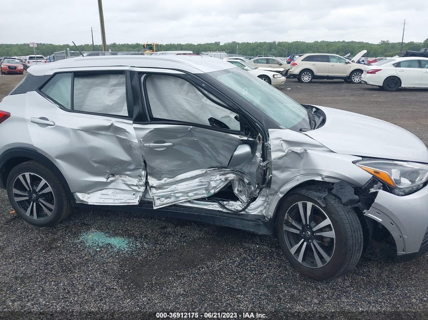 VIN 3N1CP5CU5KL551148 2019 NISSAN KICKS SV