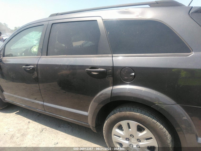 VIN 3C4PDCABXJT218620 2018 DODGE JOURNEY SE