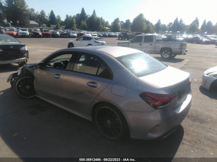 2019 MERCEDES-BENZ A 220 4MATIC WDD3G4FBXKW014521