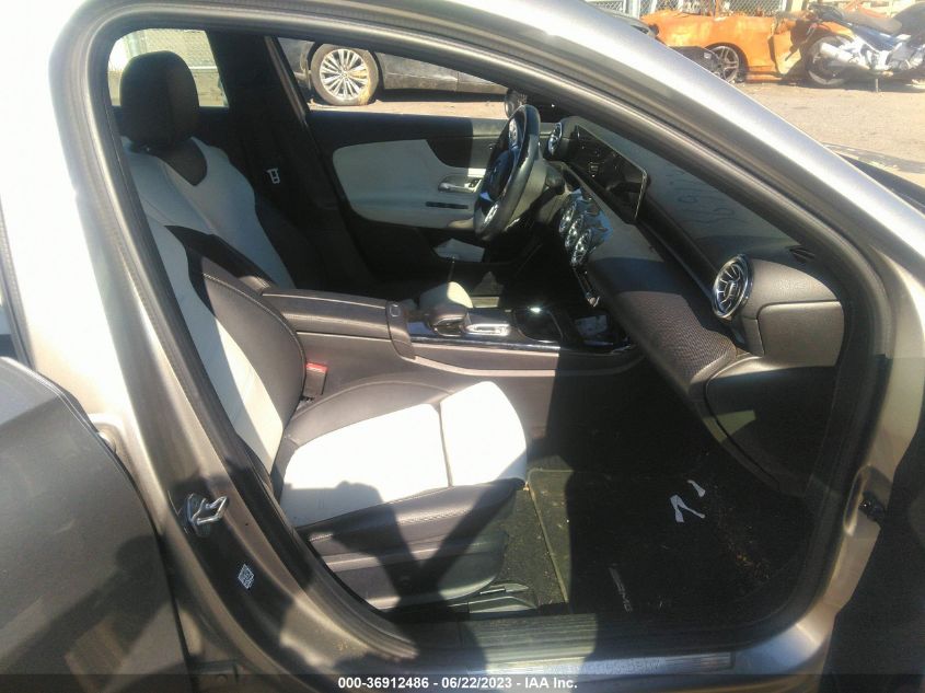2019 MERCEDES-BENZ A 220 4MATIC WDD3G4FBXKW014521