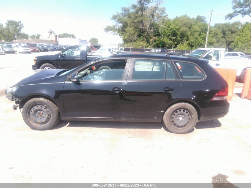 2013 VOLKSWAGEN JETTA SPORTWAGEN S - 3VWPP7AJ8DM648518