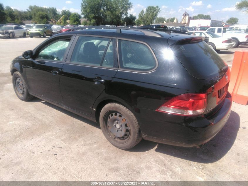2013 VOLKSWAGEN JETTA SPORTWAGEN S - 3VWPP7AJ8DM648518