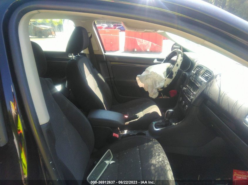 2013 VOLKSWAGEN JETTA SPORTWAGEN S - 3VWPP7AJ8DM648518