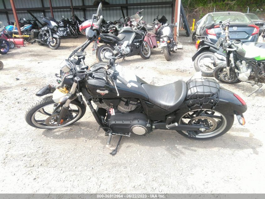 2014 VICTORY MOTORCYCLES VEGAS 8-BALL - 5VPGA36N5E3032143