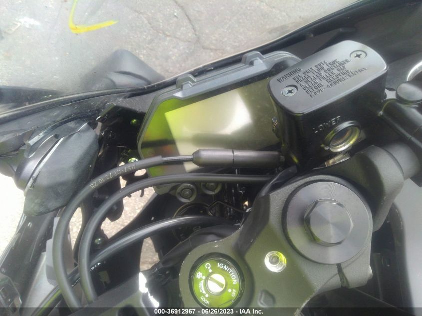 2023 YAMAHA YZFR3 A MH3RH18Y9PK009828