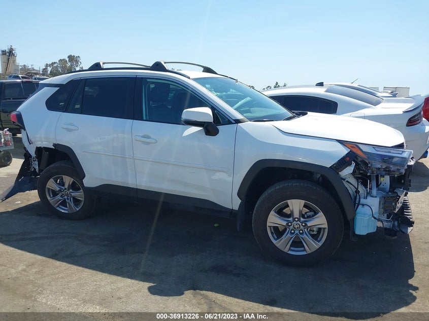 VIN 2T3P1RFV6PW358583 2023 TOYOTA RAV4 XLE