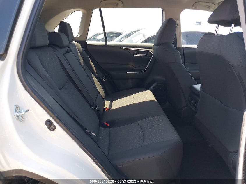 VIN 2T3P1RFV6PW358583 2023 TOYOTA RAV4 XLE