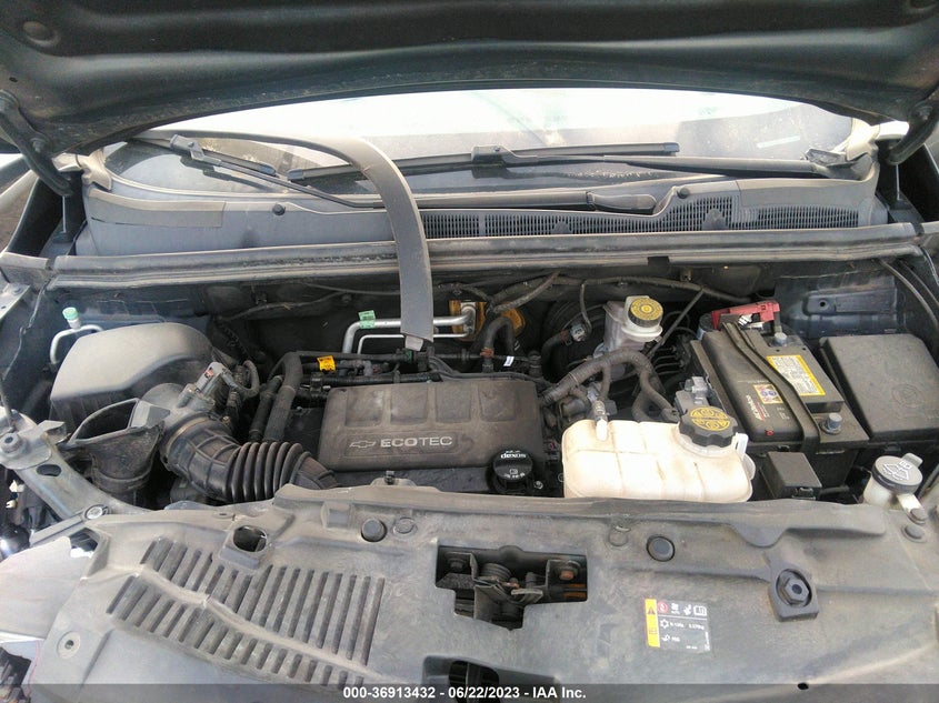 VIN KL7CJLSB0JB679023 2018 CHEVROLET TRAX LT
