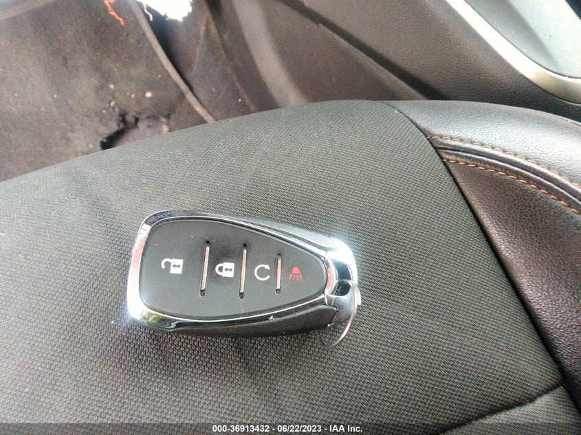 VIN KL7CJLSB0JB679023 2018 CHEVROLET TRAX LT