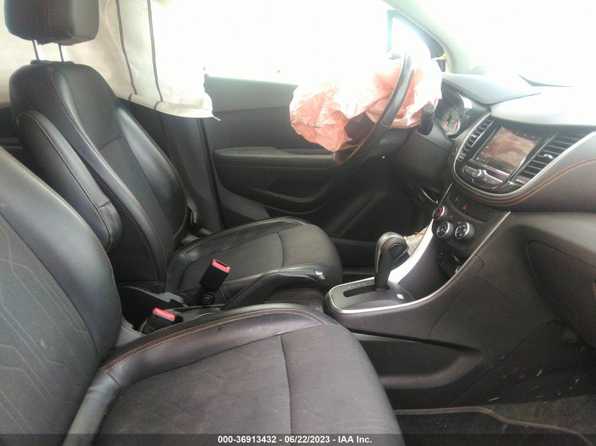 VIN KL7CJLSB0JB679023 2018 CHEVROLET TRAX LT
