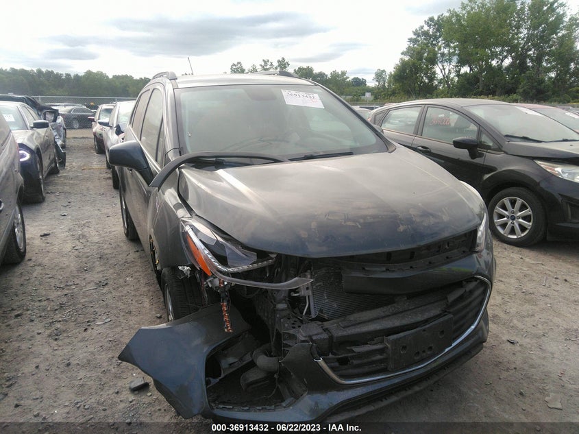 VIN KL7CJLSB0JB679023 2018 CHEVROLET TRAX LT