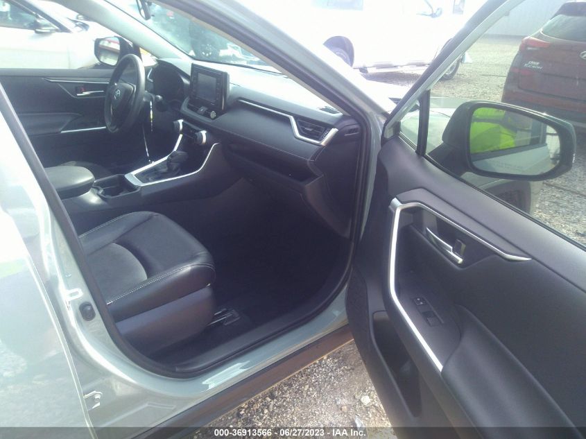 2020 TOYOTA RAV4 XLE - JTMW1RFV9LD522024