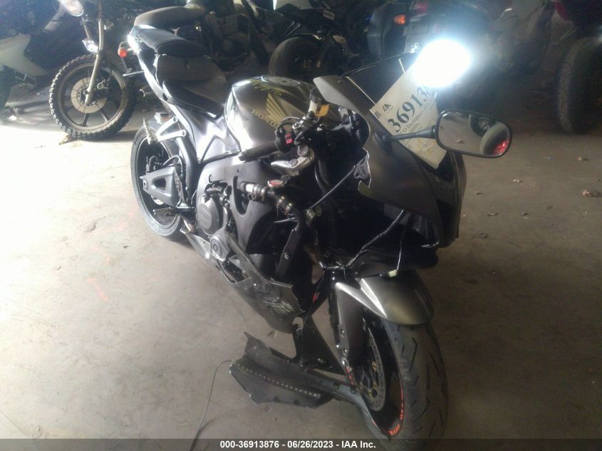 2008 HONDA CBR600 RR - JH2PC40488M102495