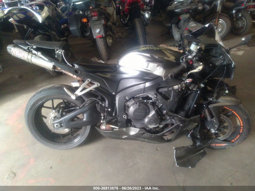 2008 HONDA CBR600 RR - JH2PC40488M102495