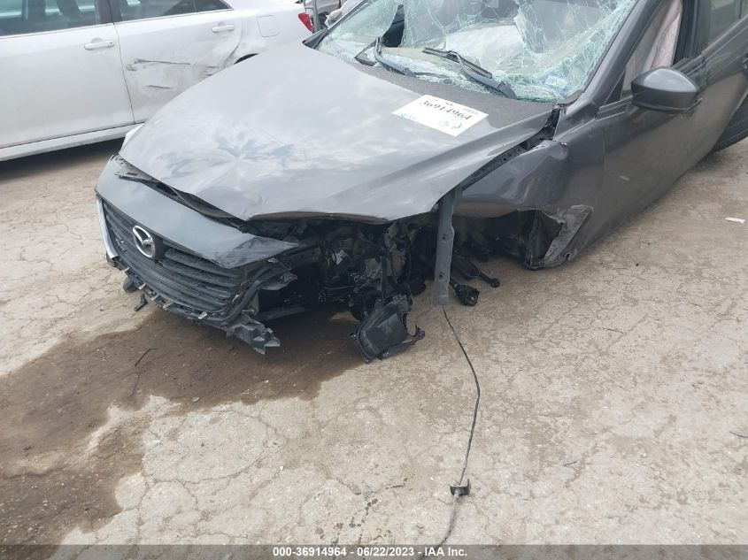 2018 MAZDA MAZDA3 4-DOOR TOURING 3MZBN1V37JM170645
