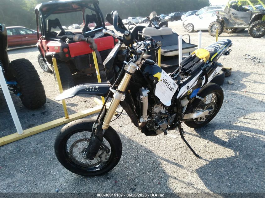 2022 SUZUKI DR-Z400 SM JS1SK44A8N7100417