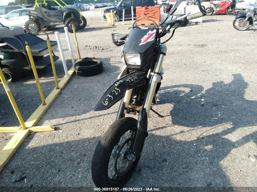 2022 SUZUKI DR-Z400 SM JS1SK44A8N7100417