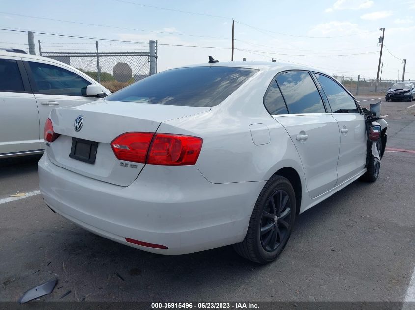 2013 VOLKSWAGEN JETTA SEDAN SE W/CONVENIENCE - 3VWDX7AJ7DM253751