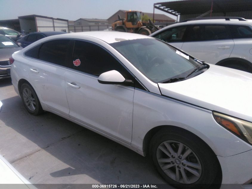 2015 HYUNDAI SONATA 2.4L SE - 5NPE24AF7FH158745