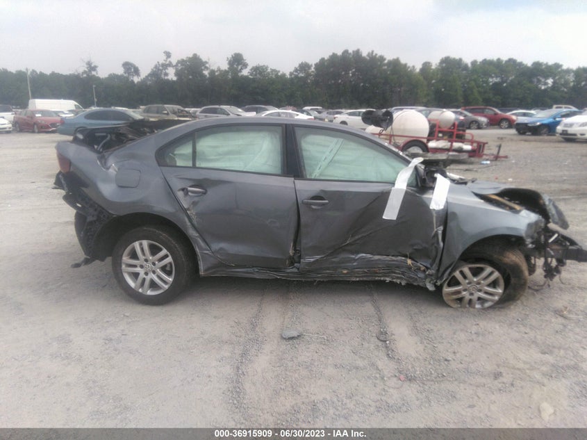 VIN 3VW2B7AJ3JM214527 2018 VOLKSWAGEN JETTA 1.4T S