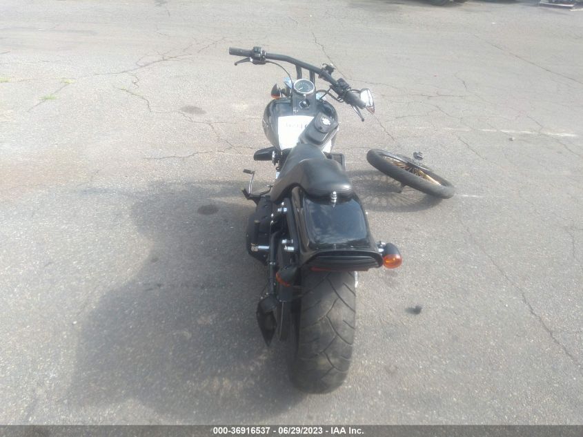 2009 HARLEY-DAVIDSON FXSTB - 1HD1JA5149Y040698