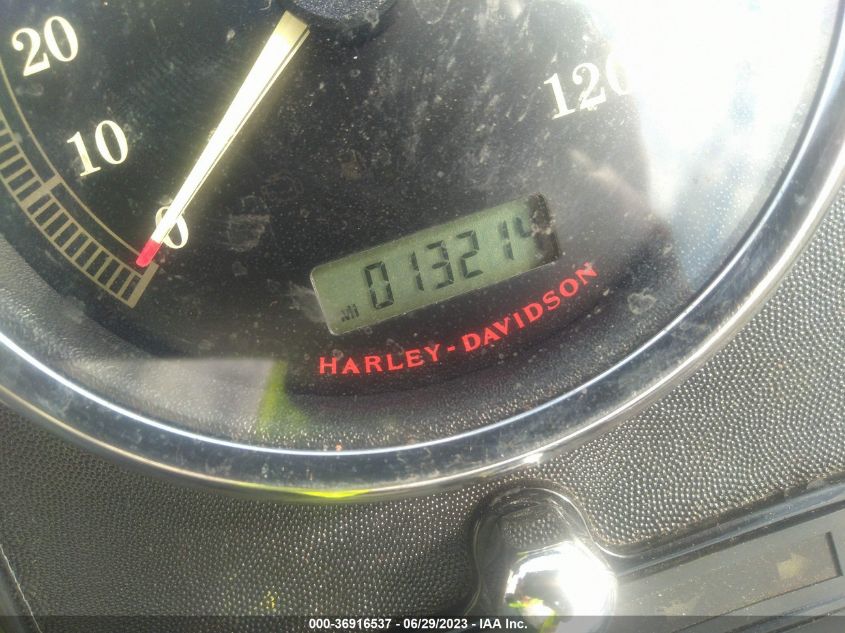 2009 HARLEY-DAVIDSON FXSTB - 1HD1JA5149Y040698