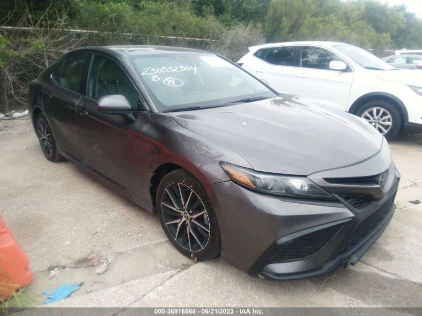 VIN 4T1G11AK2MU588026 2021 TOYOTA CAMRY no.1