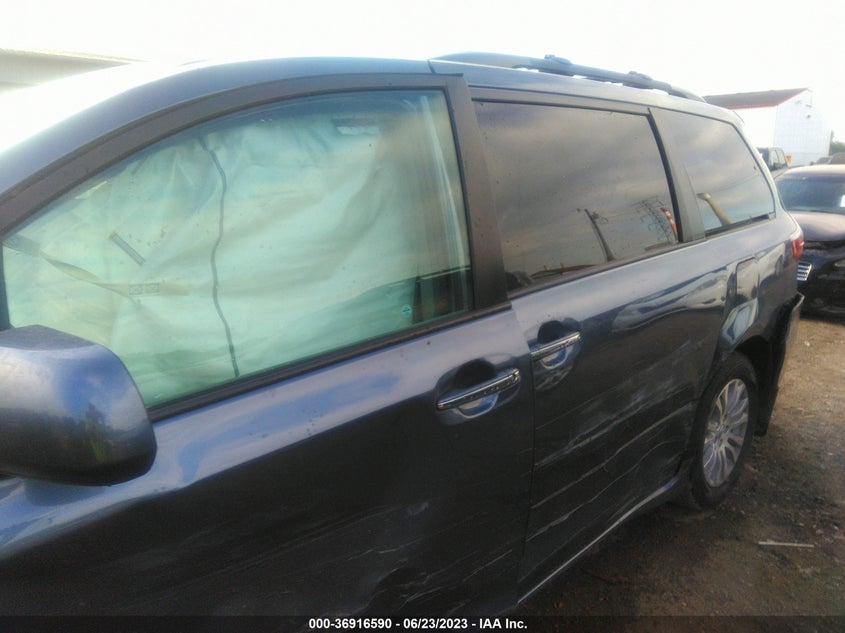 VIN 5TDYZ3DC7HS863479 2017 TOYOTA SIENNA XLE AUTO ACCESS