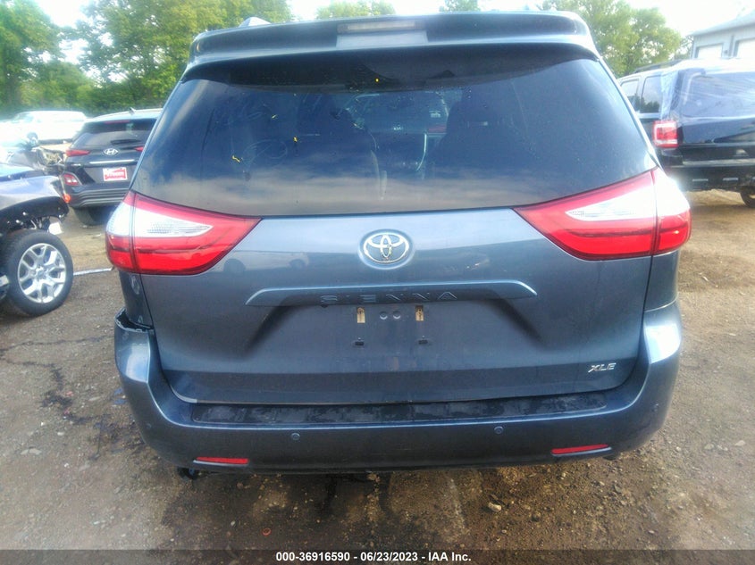 VIN 5TDYZ3DC7HS863479 2017 TOYOTA SIENNA XLE AUTO ACCESS