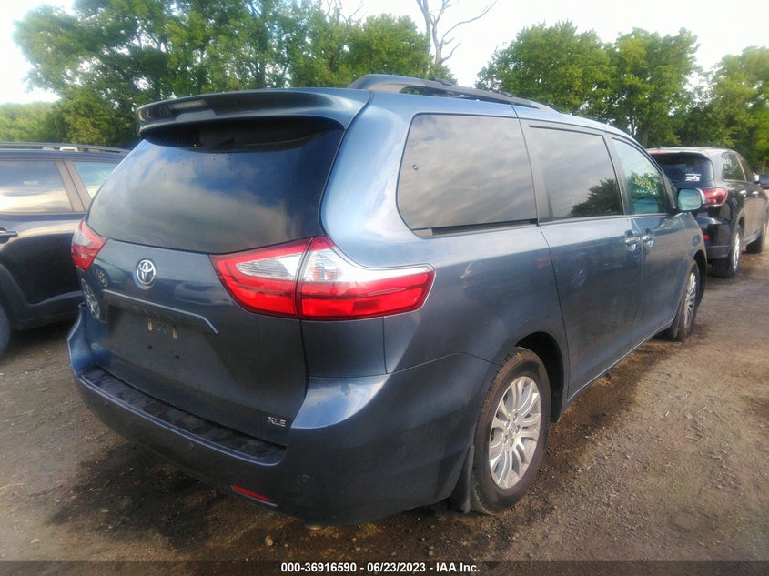 VIN 5TDYZ3DC7HS863479 2017 TOYOTA SIENNA XLE AUTO ACCESS