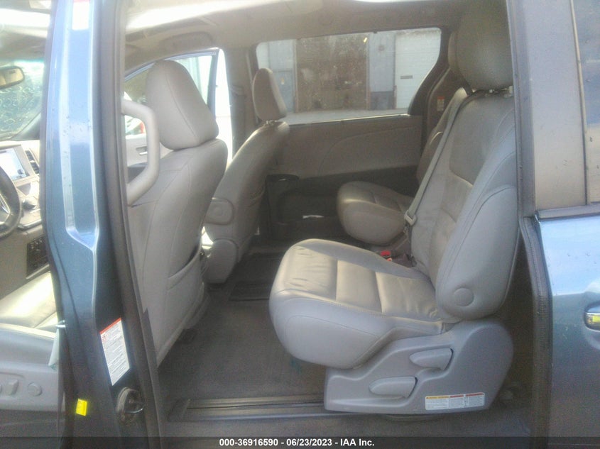 VIN 5TDYZ3DC7HS863479 2017 TOYOTA SIENNA XLE AUTO ACCESS
