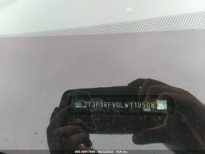 VIN 2T3P1RFV0LW119508 2020 TOYOTA RAV4 XLE