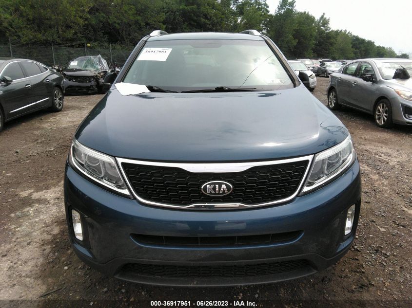 2014 KIA SORENTO LX - 5XYKTDA60EG442790