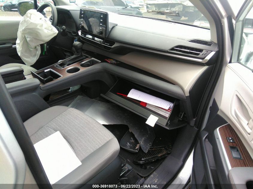 2022 TOYOTA SIENNA LE - 5TDKRKEC1NS106104