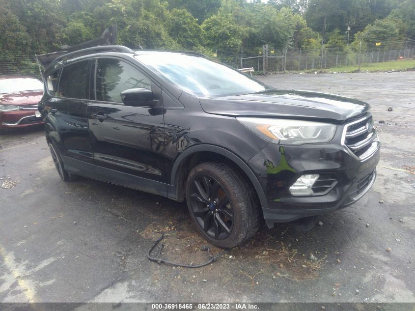 2017 FORD ESCAPE SE - 1FMCU0GD2HUA02391