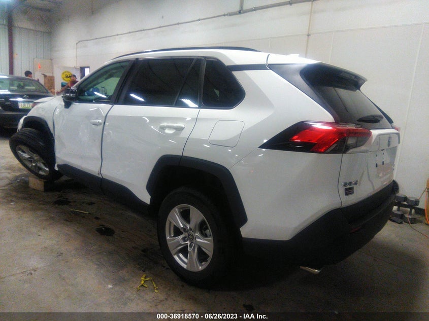 VIN 2T3P1RFV1MC172026 2021 TOYOTA RAV4 XLE