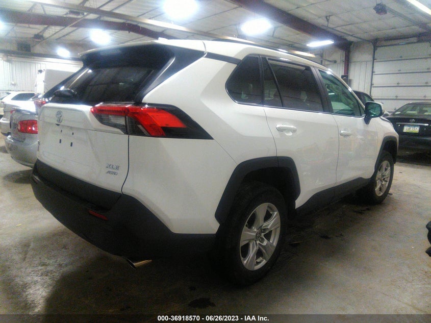 VIN 2T3P1RFV1MC172026 2021 TOYOTA RAV4 XLE