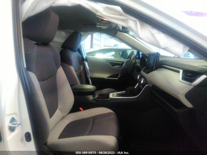 VIN 2T3P1RFV1MC172026 2021 TOYOTA RAV4 XLE