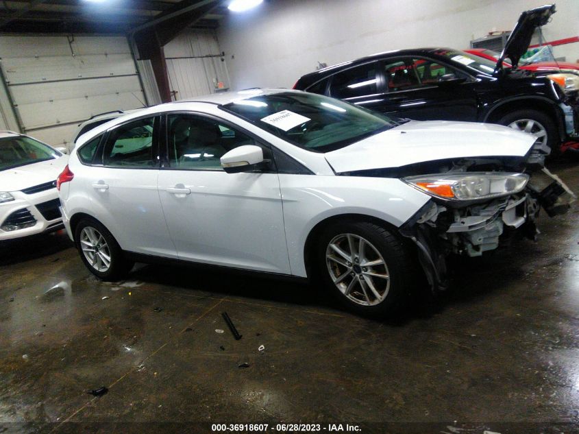 2015 FORD FOCUS SE - 1FADP3K28FL384877