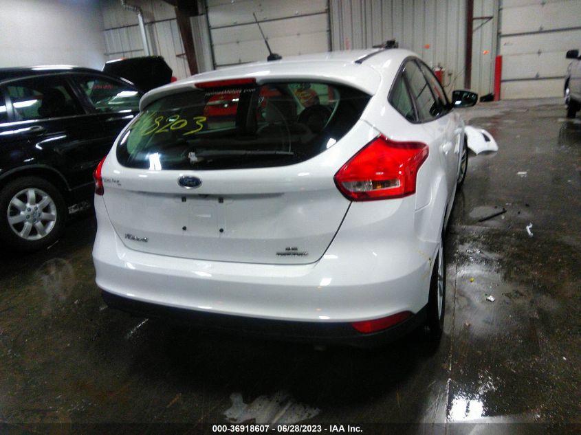 2015 FORD FOCUS SE - 1FADP3K28FL384877