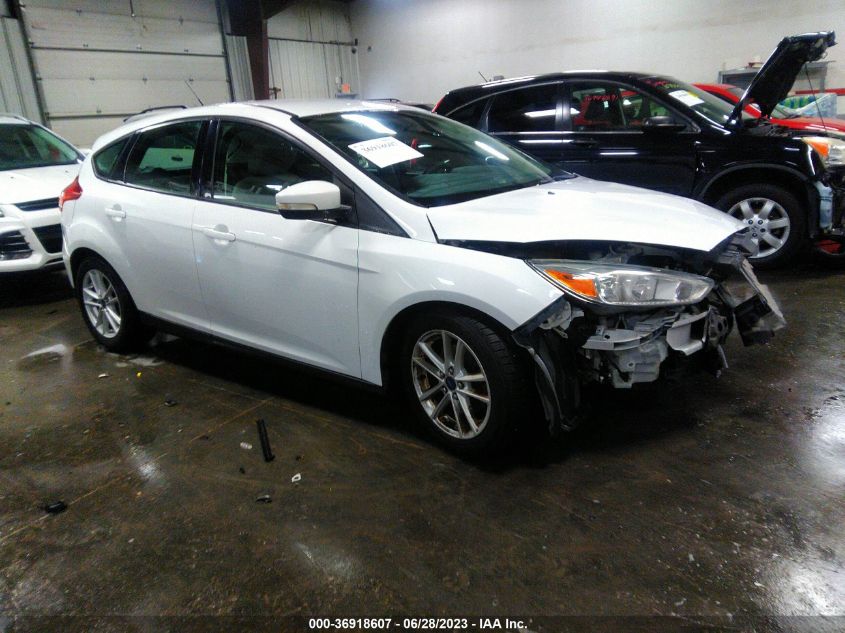 2015 FORD FOCUS SE - 1FADP3K28FL384877