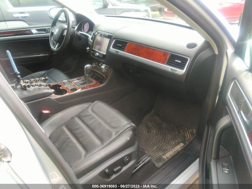 2014 VOLKSWAGEN TOUAREG V6 TDI - WVGEP9BPXED005427